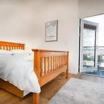Garden Room Apartment