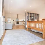 Garden Room Apartment