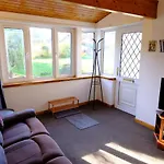 Lovely 1-Bedroom Apartment With Free Parking