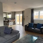 Modern Openplan 3 Bed 4 Bathroom Highland Home
