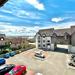 Riverview Apartment 2 Bed, 2 Bath, Free Parking / Wifi