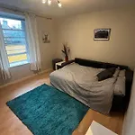 Lombard Hide Away