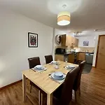 La Scala Inverness City Apartment