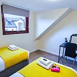 Mystayinn Telford 7 Bedroom House