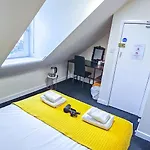Mystayinn Telford 7 Bedroom House