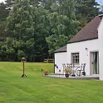 Longfield, Daviot