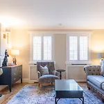 Apartment 91