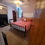Ness City Cottage - Attic Apartment