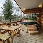 Moorhen Lodge