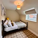 Warm And Cosy City Centre House