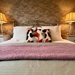 The Stags Head Apartment