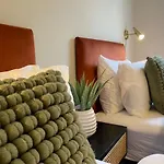Spacious 2-Bed With Free Parking