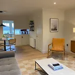 Spacious 2-Bed With Free Parking