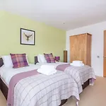2 Bedroom Riverside Apartment 301