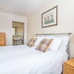 2 Bedroom Riverside Apartment 301