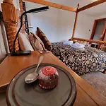 River Ness Rooms & Bothy