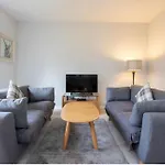 2 Bedroom Hedgefield Apartment 41