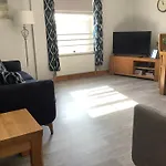 37 Farraline Court, City Centre Apartment