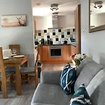 37 Farraline Court, City Centre Apartment