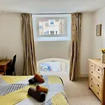Stunning Spacious Apartment On River Ness