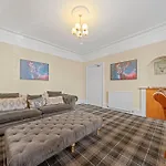 Mystayinn Cedar Villa Guest House