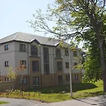 Apartment 39 Hedgefield House
