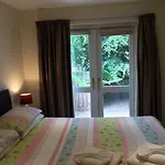 Four-Bedroom House - Stratherrick Free Parking