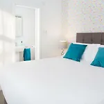 Crown Apartment