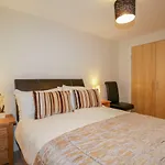 7 Riverside Gardens