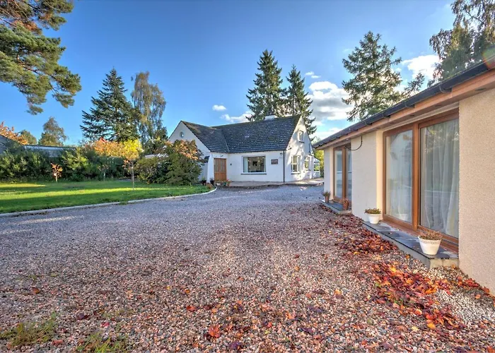 Charming 1-Bed Cottage In Inverness