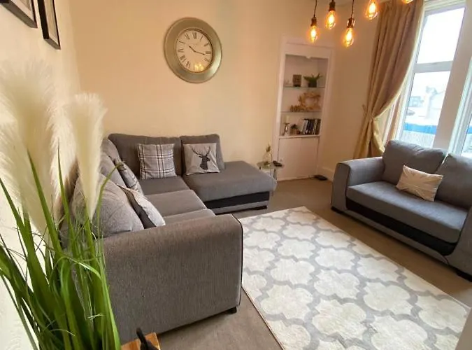 Inverness City Apartments - Innes