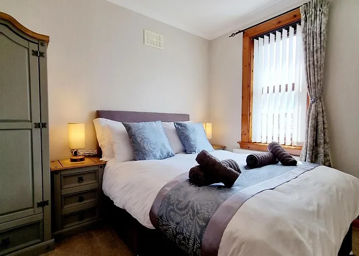 Inverness City 3 Bedroom House Free Parking