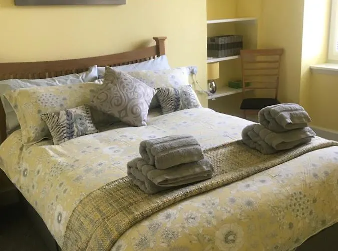Kenneth Street Apartment
