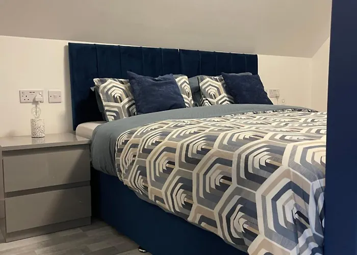 Lochside Loft - Self Catering Apartment For 2 In A Great Location For Inverness Airport And Both Cabot Highlands & Nairn Golf Courses