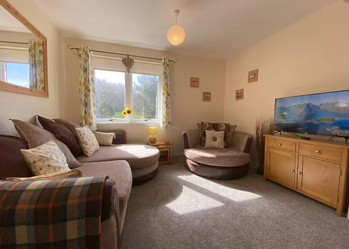 Treetops - Bright 2 Bed Flat - Super Location