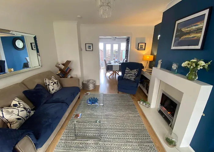 Delightful, Central 3 Bedroom House With Garden.