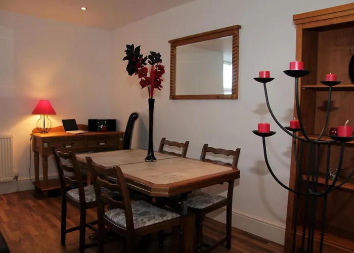 Scardroy Homes Inverness - Central 2 Bedroom With Parking Wifi Smart Tvs Sleeps Up To 6