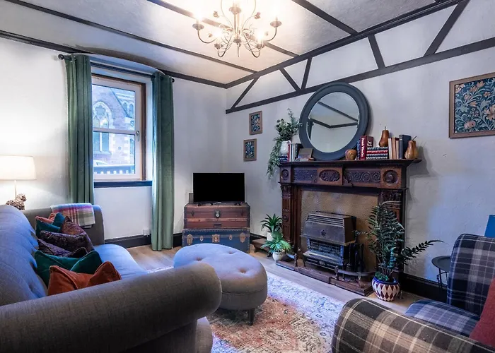Criss Cross Cottage