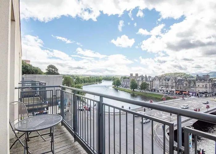 2 Bedroom Riverside Apartment 301