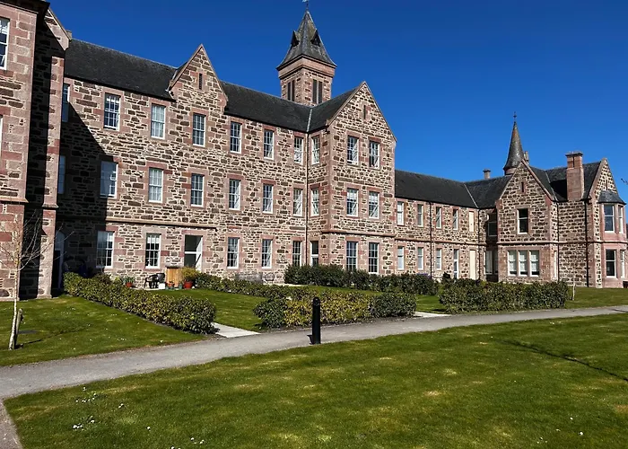 Inverness Great Glen Town House, 5 Minute Drive From Town Centre
