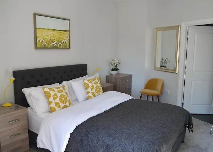 Apartment 39 Hedgefield House