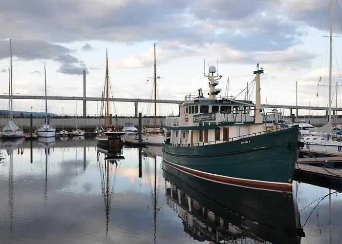 The Boat And Breakfast