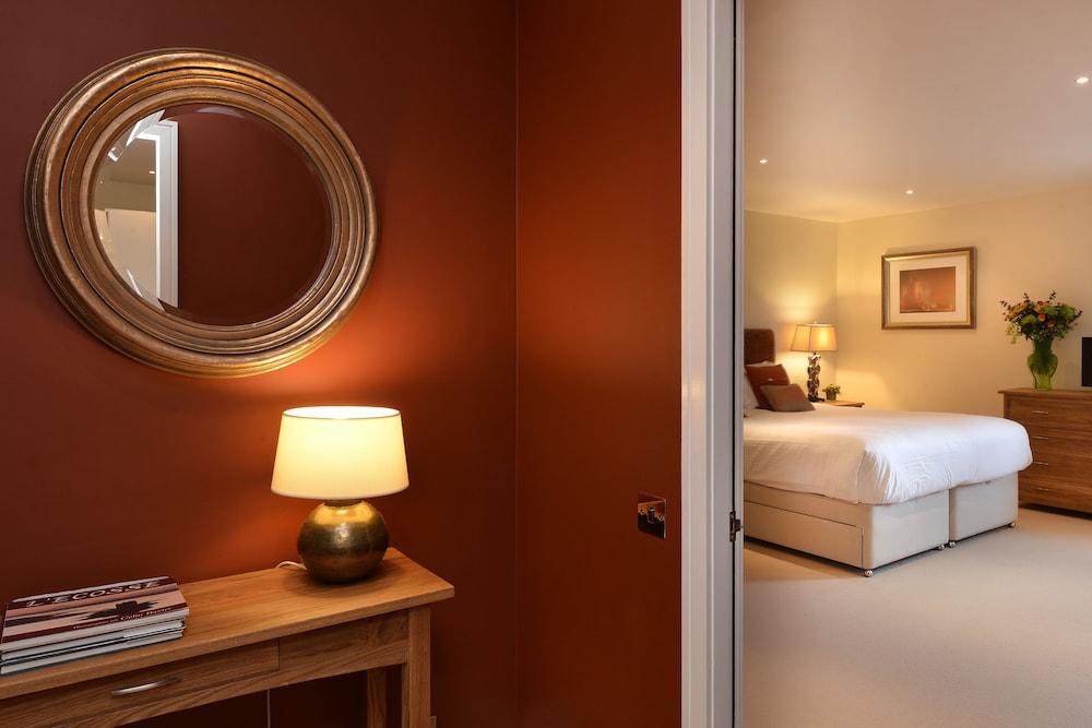 Hotel Highland By Mansley 4*