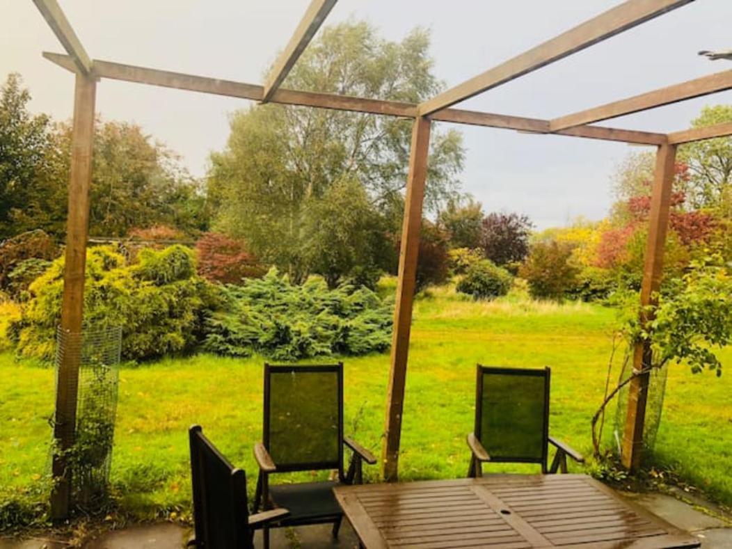 Holiday home Comforts In Peaceful 2 Acres *