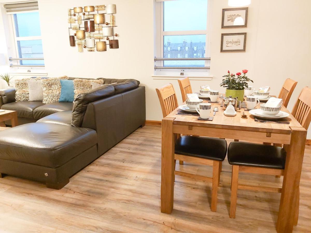Centre With Elevator And Google Chromecast Apartment