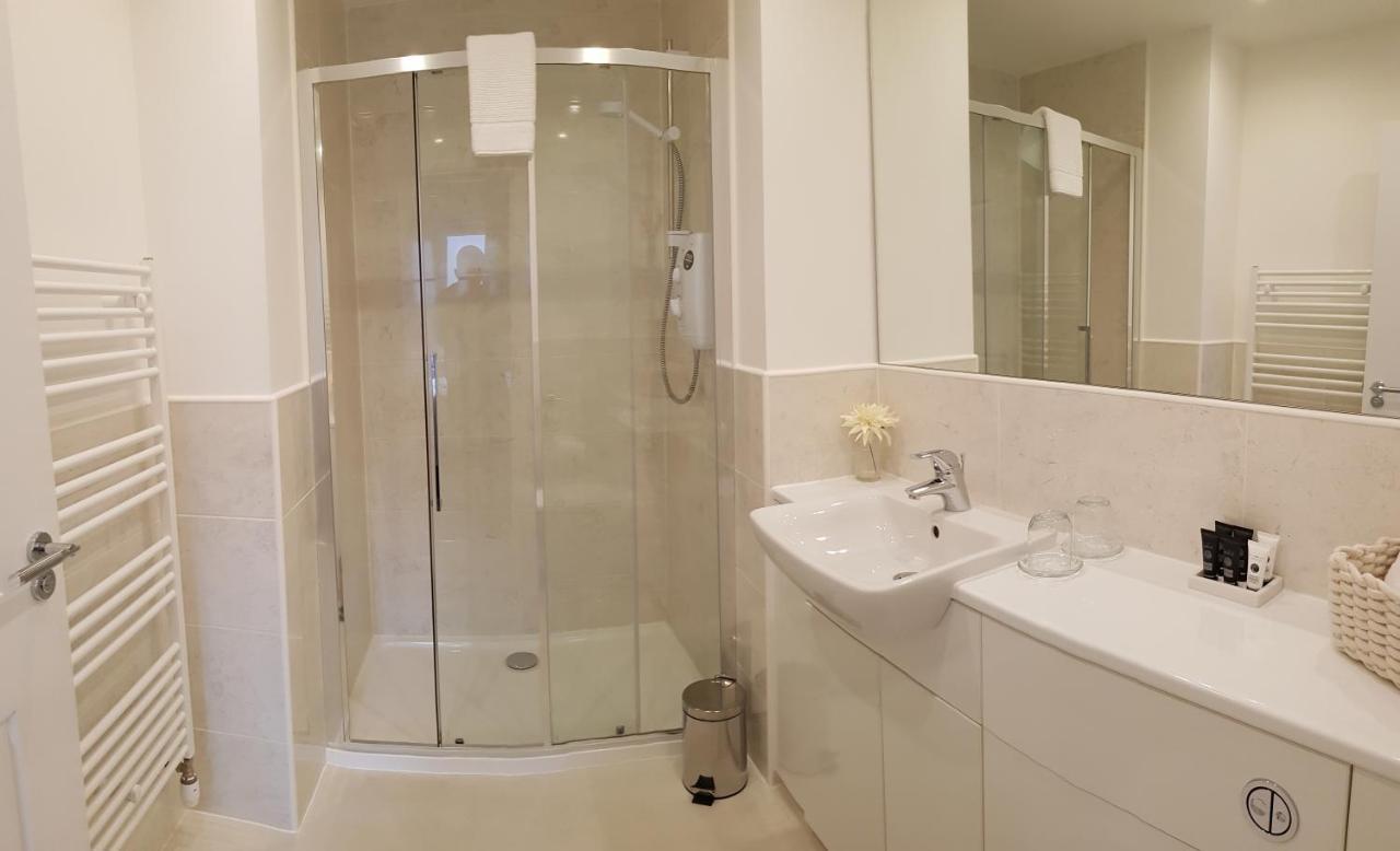 23 Hedgefield House Apartment