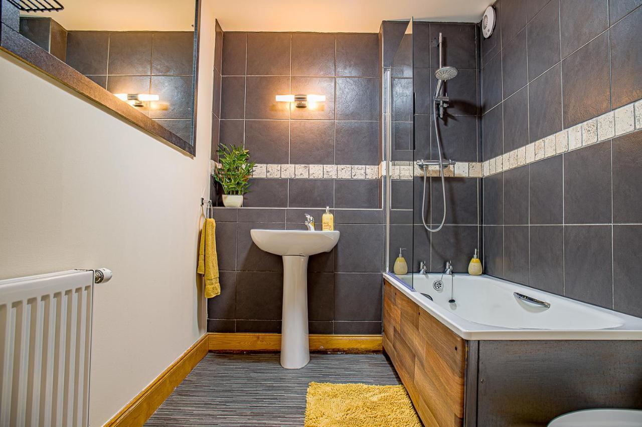 Caledonian 2 Bedroom Free Parking Apartment