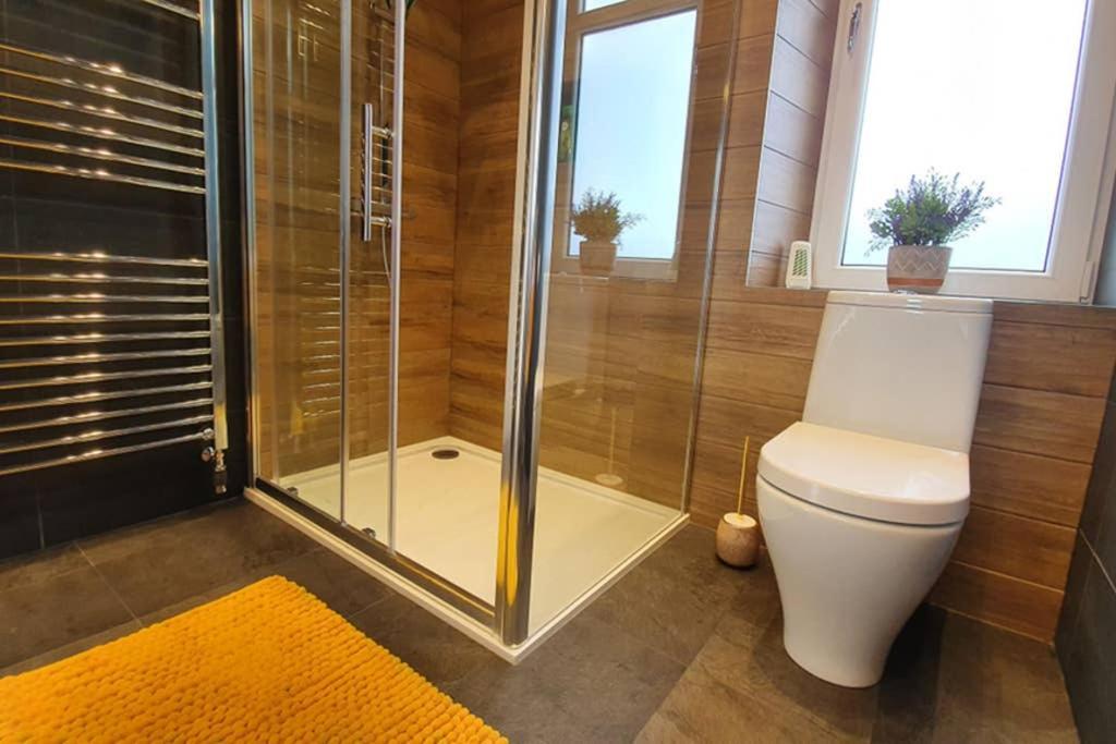 Smart & Stylish In The Centre Apartment Inverness