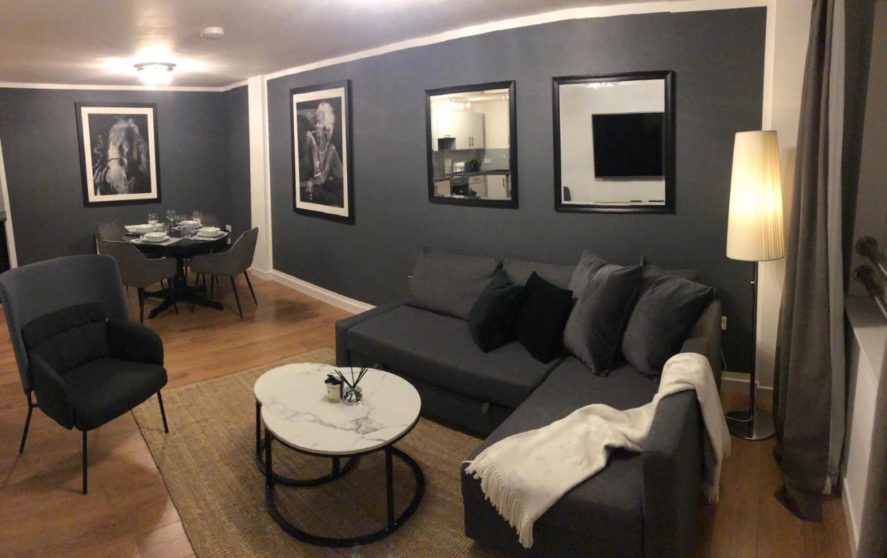 Graphite Apartment *
