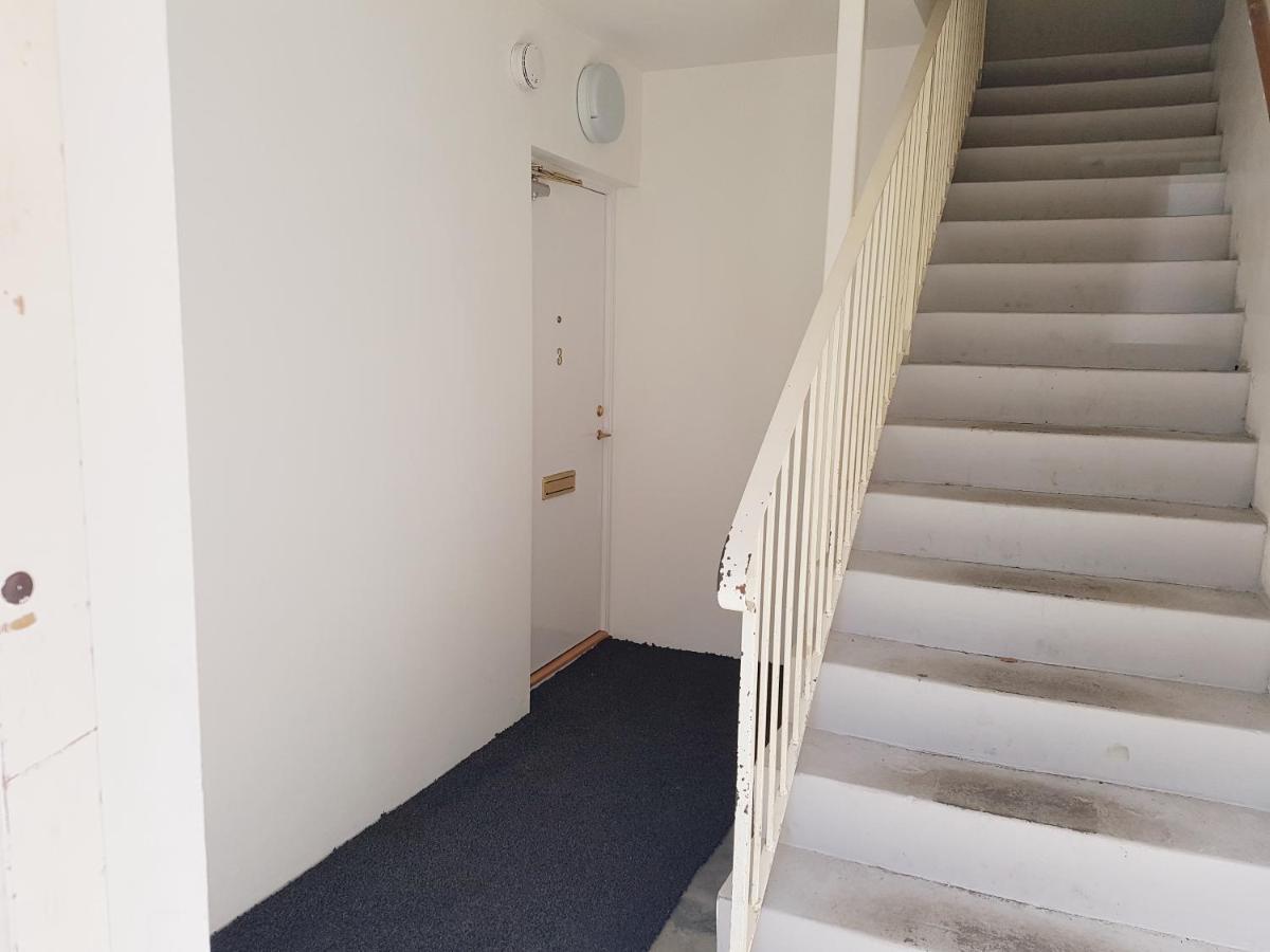 2 Bedroom Free Parking *